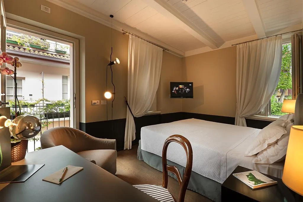 Maison Borella Милан 4*,  Италия