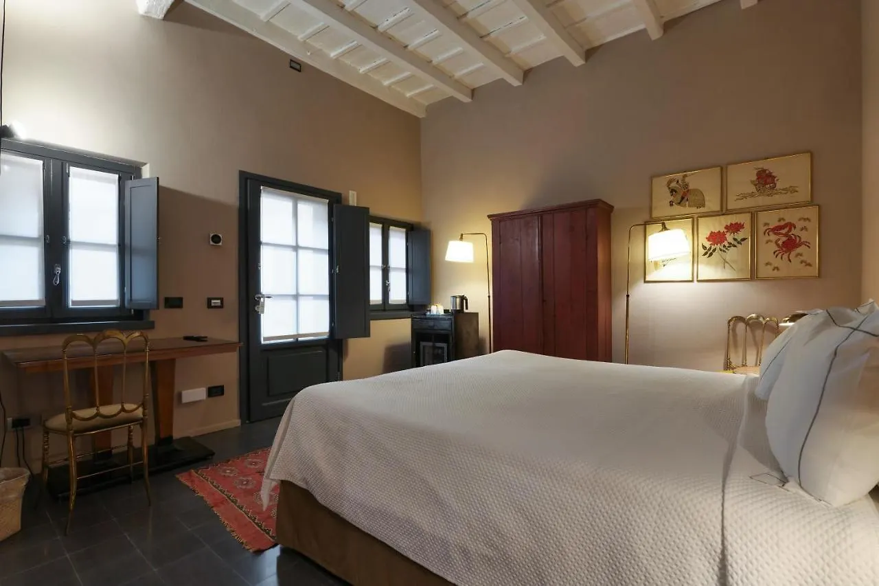 Maison Borella Милан 4*,  Италия